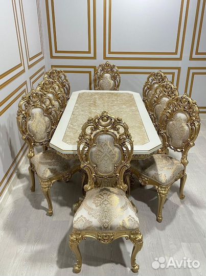 Стол и стулья в гостиную. В наличии