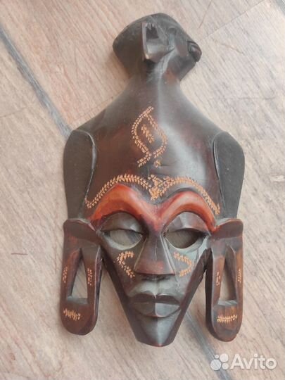 Маска театральная африканская и азиатская