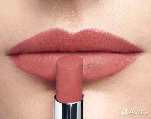 Губные помады Oriflame The ONE и Avon