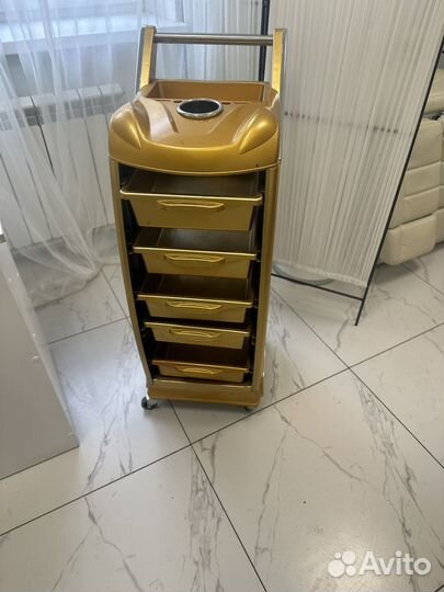 Тележка парикмахерская