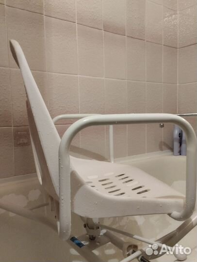 Кресло-сиденье поворотное на ванну для инвалидов