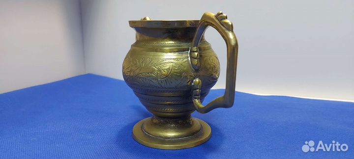 Антикварная бронзовая вазочка