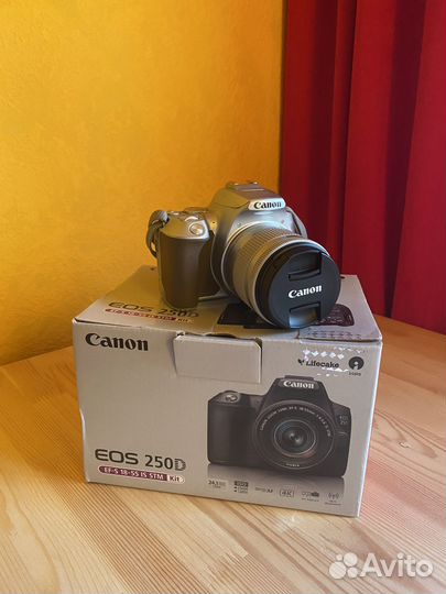 Фотоаппарат Canon EOS 250D + 2 объектива