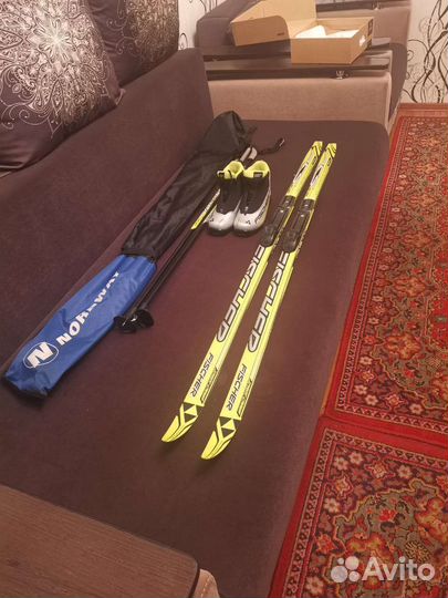 Беговые лыжи