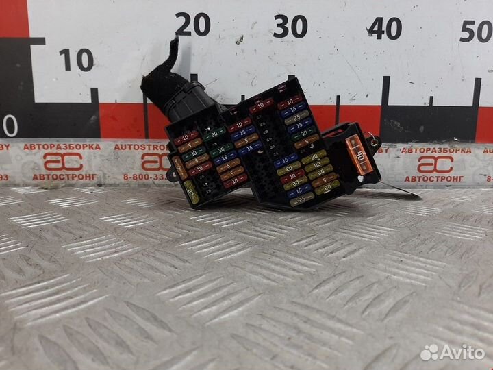 Блок предохранителей Volkswagen Touareg 2004