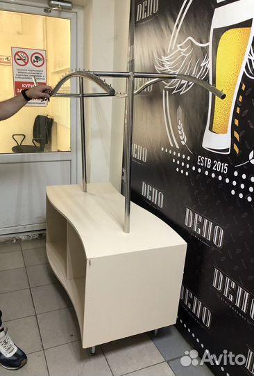 Вешалка с тумбой,тумба с вешалкой