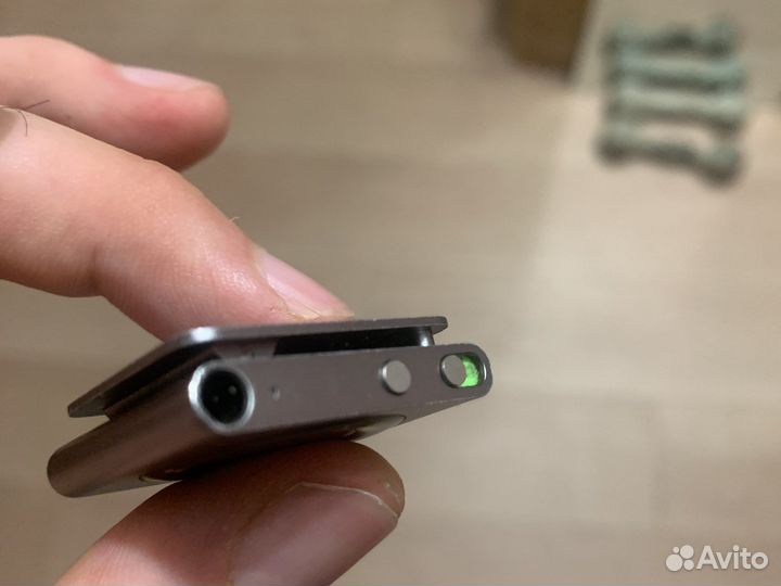 Плеер Apple iPod shuffle 4. 2GB