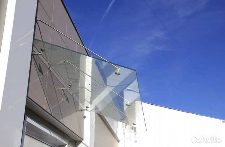 Козырек из стекла на подвесах