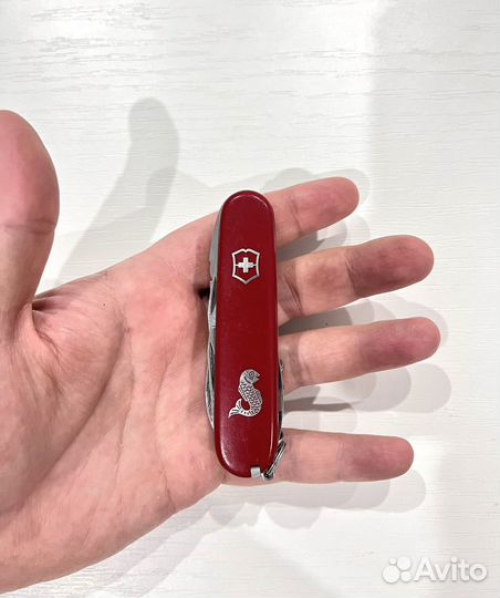 Нож victorinox angler 1.3653.72