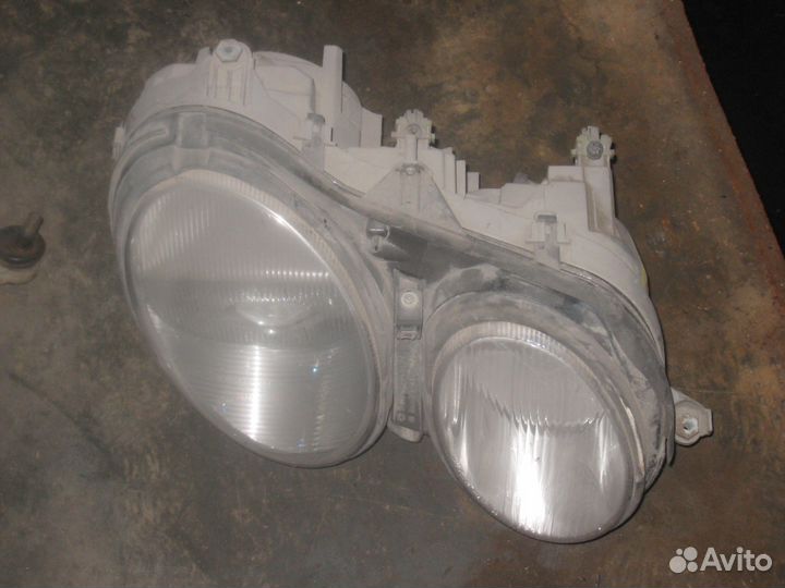 Фара правая ксенон Mercedes-Benz CL-Klasse (C215)