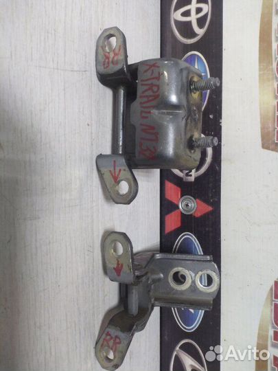 Петля двери задняя правая Nissan X-Trail NT32