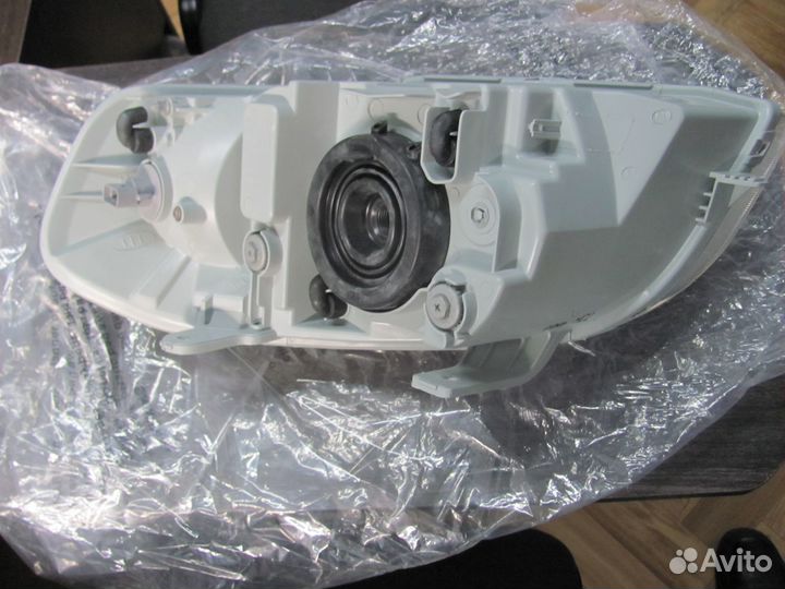 Фара правая Chevrolet Aveo T200