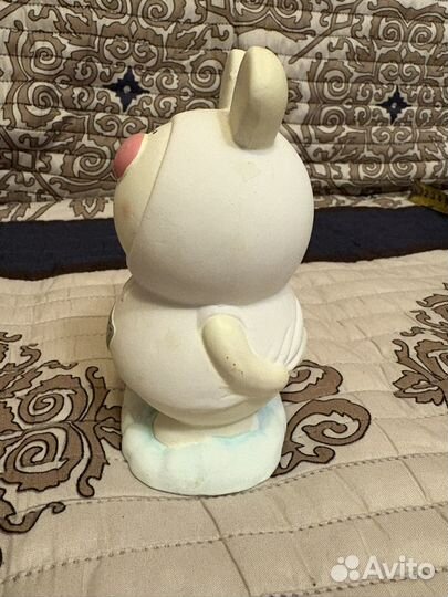 Фигурка кролика