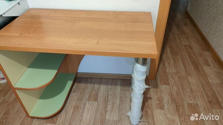 Компьютерный (письменный) стол