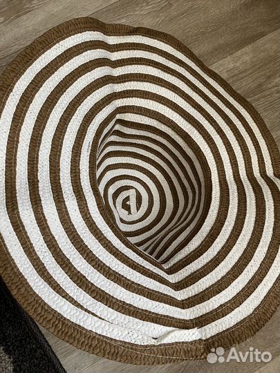 Шляпа женская соломенная