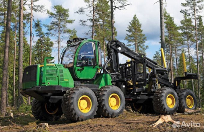 Оператор на форвардер John Deere