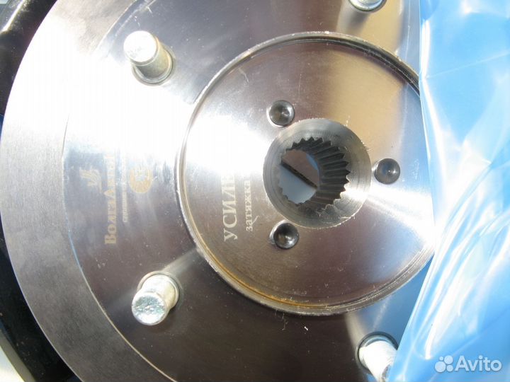 Кулаки с подшипниками Ивеко для Нивы, Шевроле +