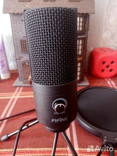 Студийный микрофон