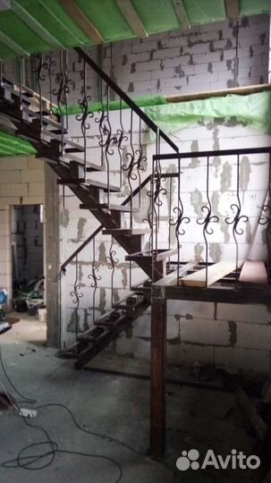 Лестница для внутреннего или наружного помещения