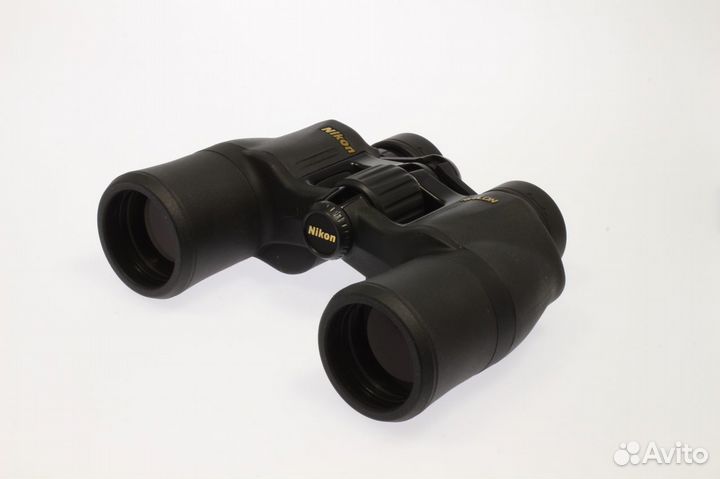 Бинокль Nikon Aculon A211 8x42