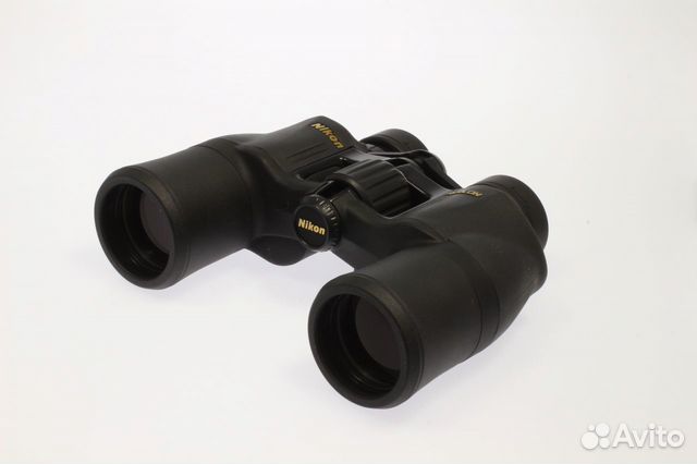 Бинокль Nikon Aculon A211 8x42