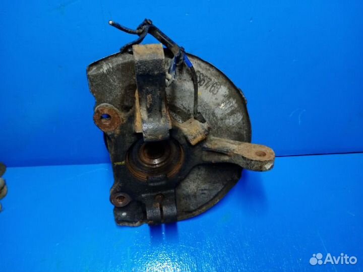 Кулак поворотный правый Митсубиси Лансер 10