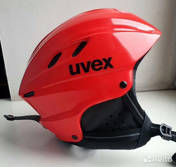 Горнолыжный шлем uvex