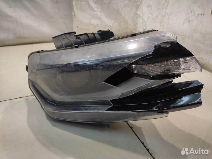 Фара (передняя,правая) (Chevrolet Camaro VI)