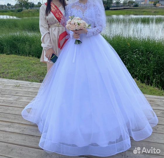 Свадебное платье
