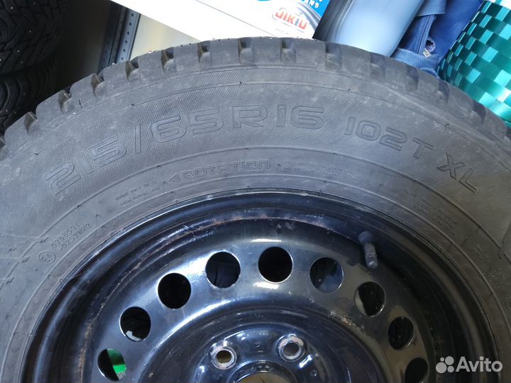 Nokian Tyres Hakkapeliitta 8 SUV 215/65 R16