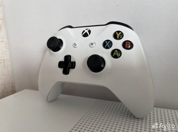 Xbox One s 1tb с играми
