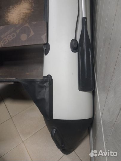 Лодка пвх Ривьера 3200 ск с носовым тентом Б/У