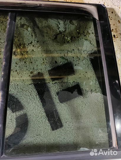 Стекло двери задней левой (форточка) Mitsubishi