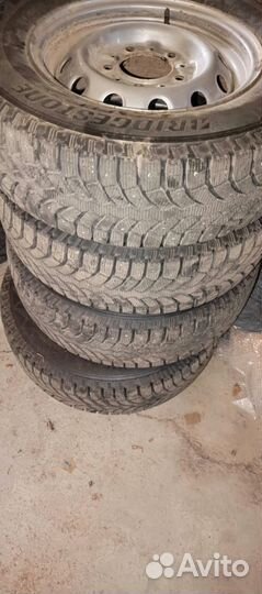 Bridgestone Blizzak Spike-01 205/70 R15