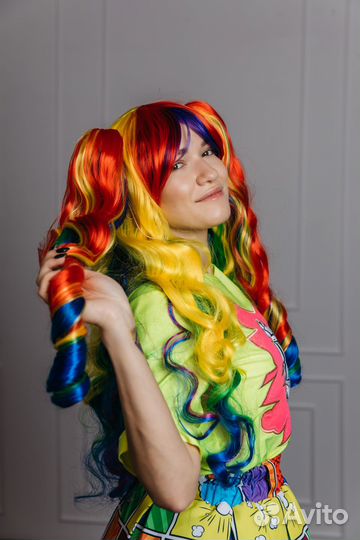 Разноцветный парик