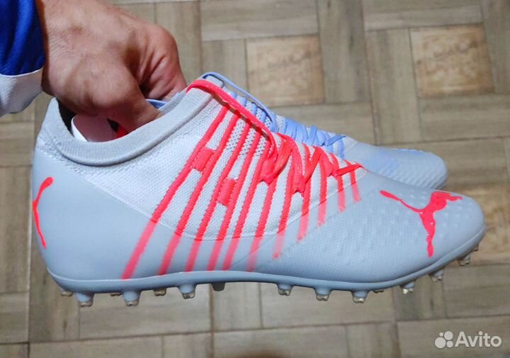 Бутсы, шиповки, сороконожки