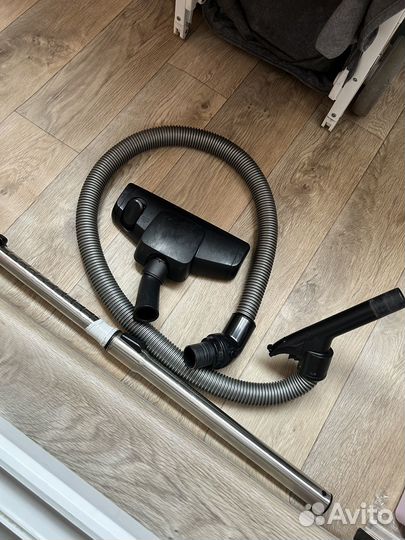 Шланг для пылесоса, насадка для пылесоса и труба