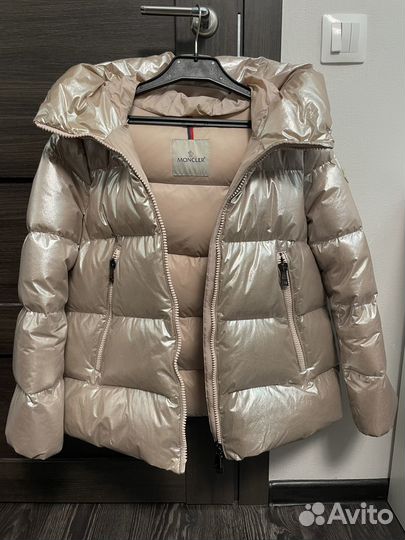 Пуховик женский Moncler