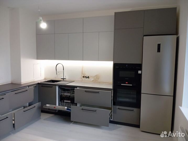 Кухня на заказ Угловая под Ключ