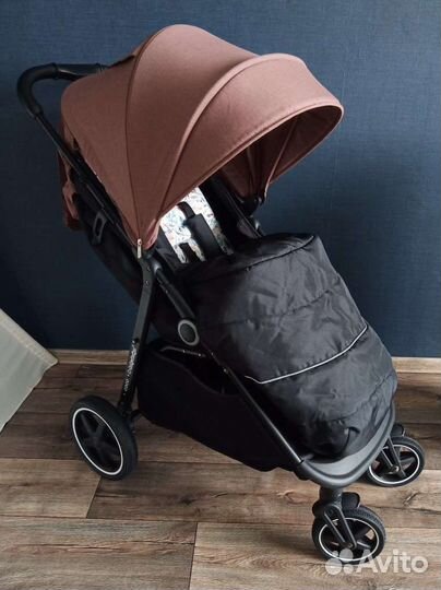 Прогулочная коляска baby dasign coco