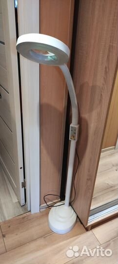 Лампа лупа для косметолога