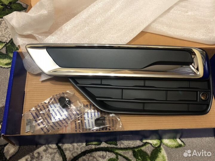 Volvo накладки переднего бампера