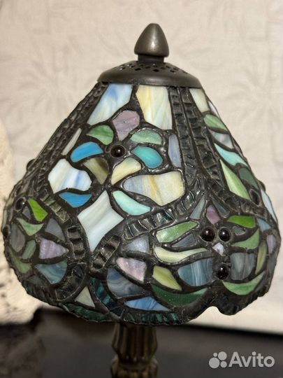 Винтажная настоьная лампа в стиле Тиффани