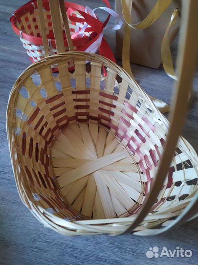 2 корзины плетеные для подарков