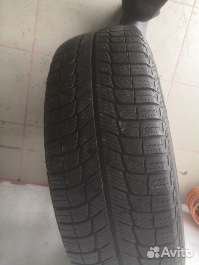 Michelin Agilis X-Ice North 215/65 R16 96Q
