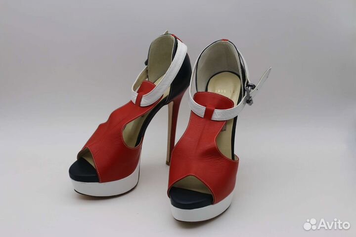 Кожаные босоножки rem 36 размер