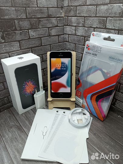 iPhone SE, 32 ГБ