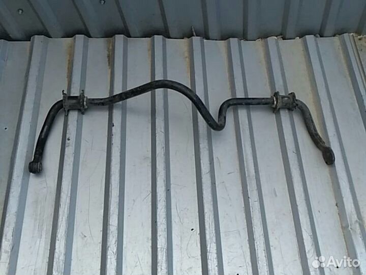 Стабилизатор задний Toyota Land Cruiser 200