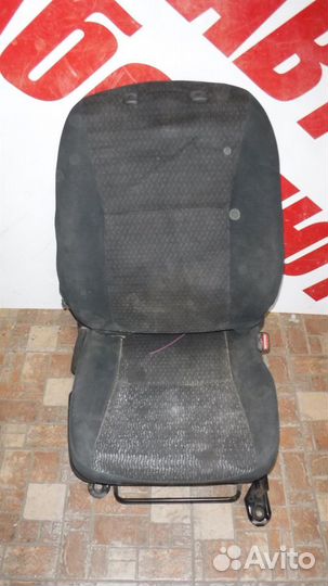 Сиденье переднее правое Toyota Corolla (E150) 200