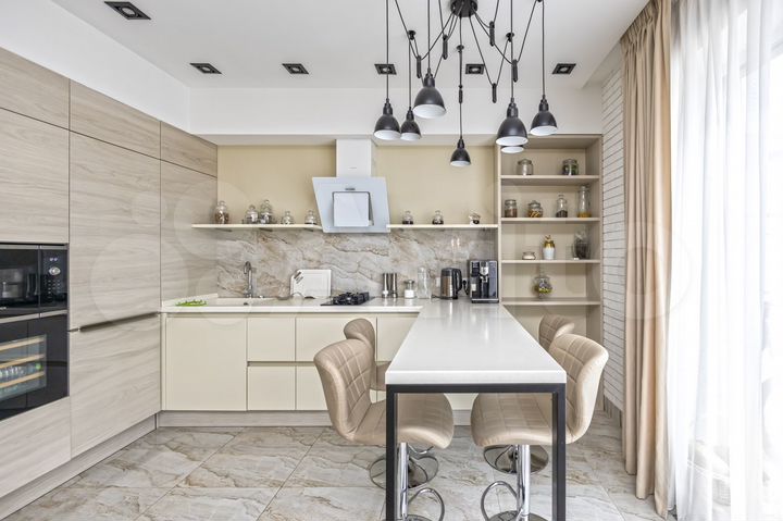 Дом 176 м² на участке 7 сот.